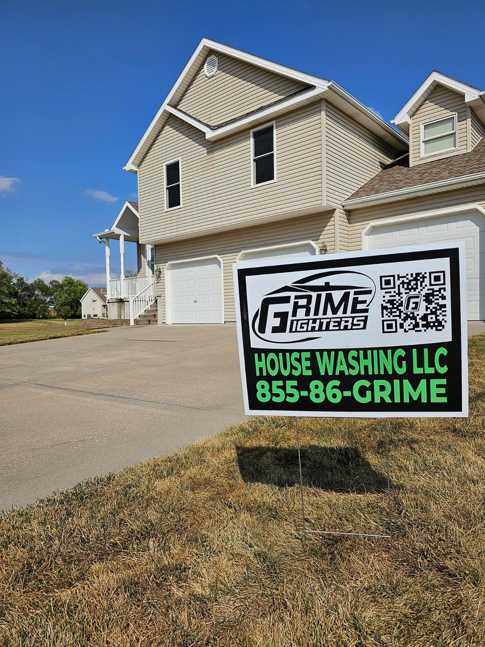 Transforming Jeffs residence in St. Joseph, Missouri, with our top-notch pressure washing services.